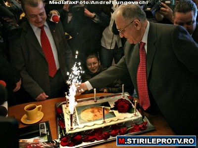 Ion Iliescu este sarbatoritul zilei. Fostul presedinte implineste 81 de ani