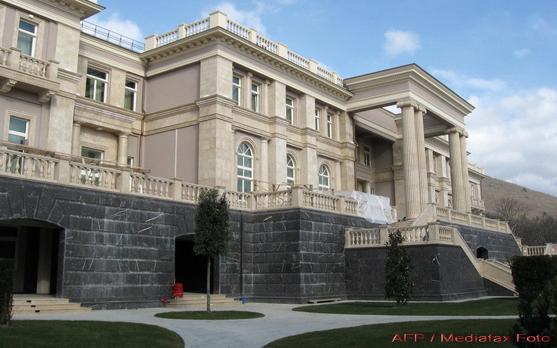"Palatul" lui Putin, vandut pentru 350 de milioane de dolari. FOTO