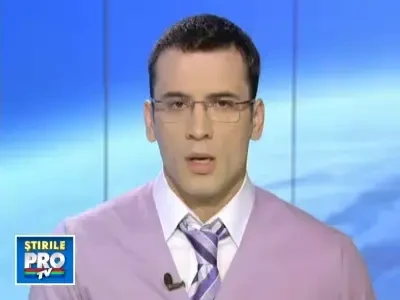 Director acuzat ca a tras de par o eleva dupa ce a prins-o fumand