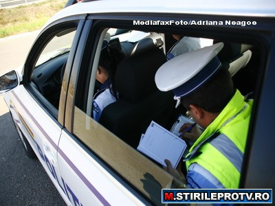 Oficial, s-a triplat numarul politistilor corupti. Cat de in siguranta te simti?