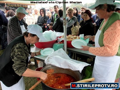 Romanii au mai doborat un record: cea mai mare tocana de pui cu ciuperci