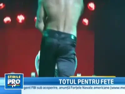 Primele zile din martie, pline de flori, martisoare si... striptease. VIDEO