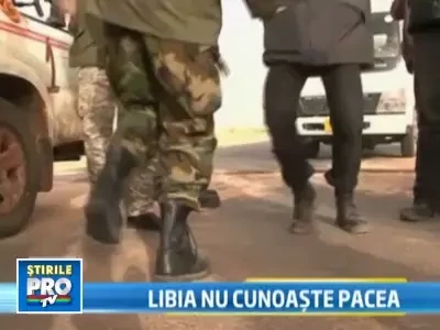 Imagini spectaculoase din Libia. Rebeli anti-Ghaddafi, care se cred