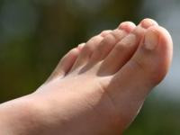 Unghiile de la picioare “detecteaza” aparitia cancerului pulmonar