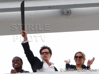 Charlie Sheen, cu maceta fluturand deasupra capului: "Liber, in sfarsit"