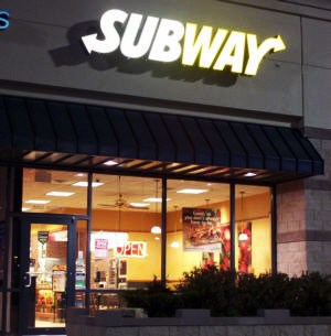 S-a schimbat meniul. Sandvisul care a inghitit McDonald's