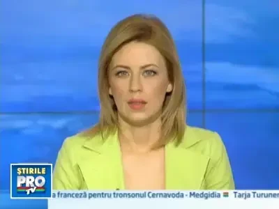 Moda la Paris: Valentino vs Chanel. Feminin si delicat vs. msculin si rigid