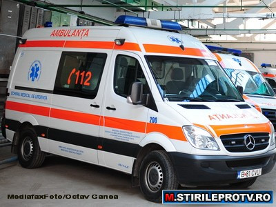 Drum periculos spre scoala. Doua surori au fost injunghiate de un baiat de 17 ani