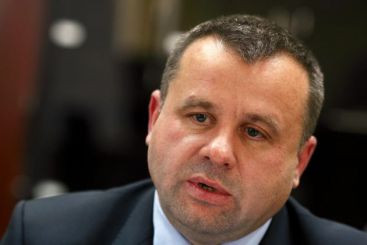 Botis: Daca Basescu nu promulga noul Cod al Muncii, imi dau demisia