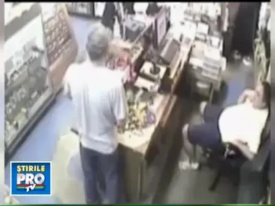 S-a trezit cu tornada in atelier. Furtuni devastatoare in SUA