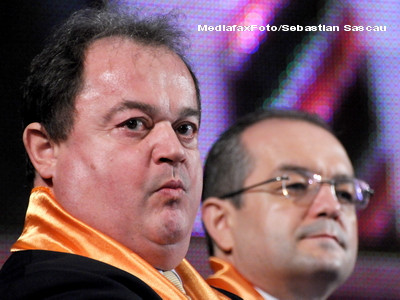 Cum isi impart Emil Boc si Vasile Blaga poporul PDL-ist