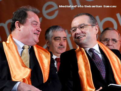 Oamenii lui Boc iau cu asalt tabara lui Blaga