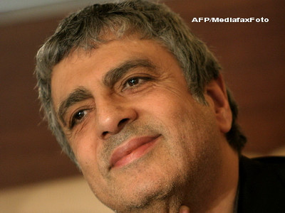 Pentru prima data in Romania, Enrico Macias concerteaza la Sala Palatului