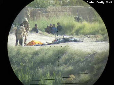 FOTO. Un lunetist britanic a doborat 2 talibani dintr-un singur foc