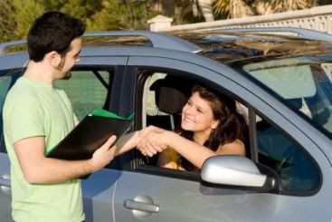 Ce trebuie sa stii cand inchiriezi o masina in strainatate