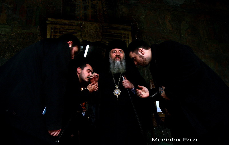 IPS Andrei Andreicut, intronizat mitropolit al Clujului in prezenta lui Boc