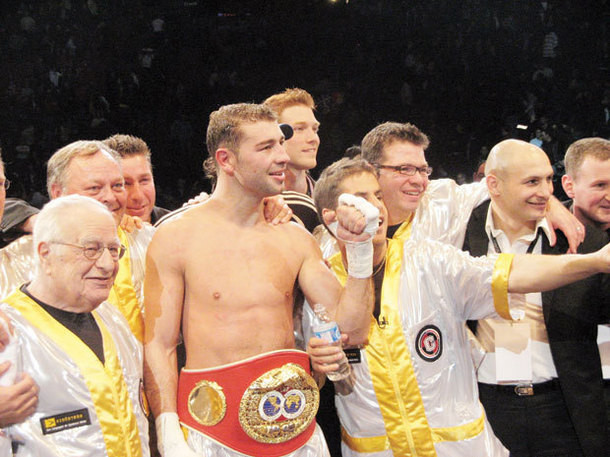 Bute a cucerit America! I-a luat fata lui Klitschko in USA Today