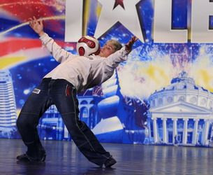 Romanii au talent: povestea lui Stefan - Ronaldinho de Romania