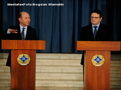 Basescu i-a multumit sefului SRI ca a rezistat la incercarile de influenta