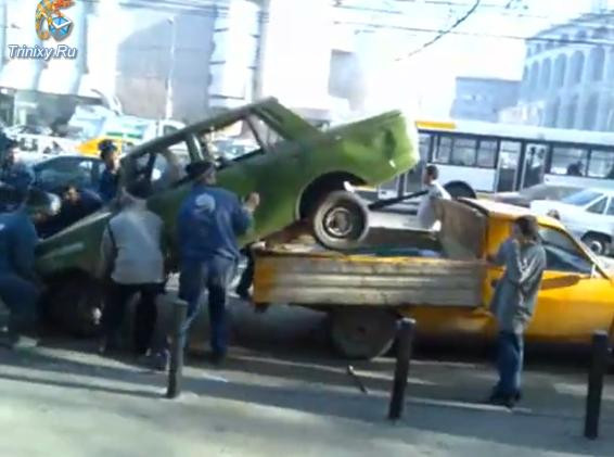 Dorel in actiune. Hei-rup, hei-rup, cu rabla in Papuc