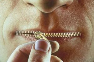 Te poti trezi fara ton la telefon in China. Afla ce cuvinte sunt cenzurate