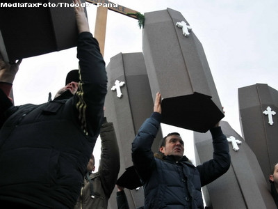 Consuma etnobotanice si ajung la spital. Medicii nu stiu cum sa-i trateze