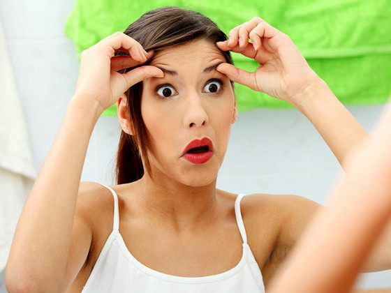 Femeile se simt batrane la 29 de ani