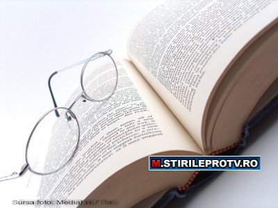 Elevii chinezi, tintuiti de bare de metal, in pupitrele de la scoala. Autoritatile vor astfel sa le protejeze vederea