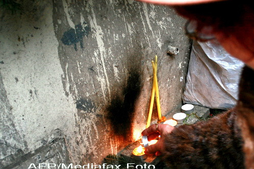 Un mort si mai multi raniti sub zidul prabusit al cimitirului din Constanta