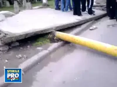 Un mort si mai multi raniti sub zidul prabusit al cimitirului din Constanta