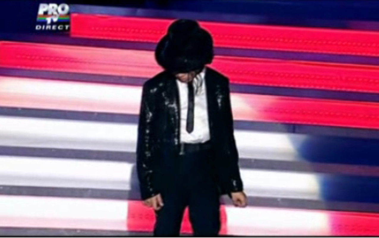 Viitor stralucit: Mini Michael a facut show la "Romanii au Talent". VIDEO