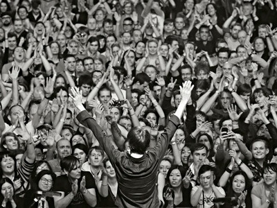 Turneul de reunire al trupei SUEDE ajunge si la Bucuresti, pe 4 iunie