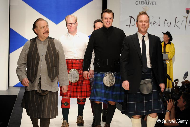 Dezmat total pe podium. Actori celebri si-au aratat posteriorul. FOTO