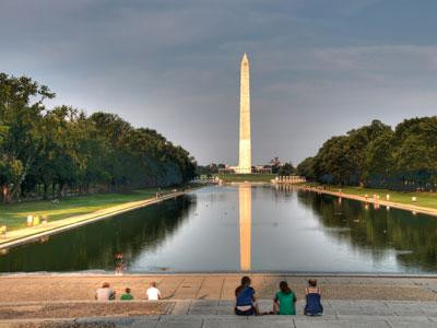 Statele Unite merg pe un drum similar cu Grecia si Portugalia