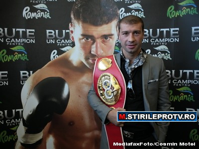 Campion pentru Romania. Lucian Bute a ajuns in tara: "Atmosfera la meci va fi incendiara"