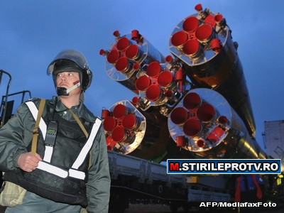 Dupa luni de asteptare, Rusia a lansat o racheta Soyuz catre statia orbitala internationala