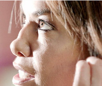 Cartilajul de la coasta i-a salvat nasul mutilat de cocaina.Ce diva se poate uita din nou in oglinda