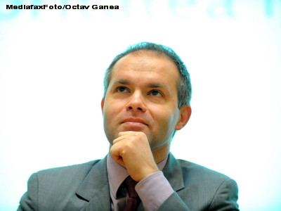 Daniel Funeriu: Mi-am dat demisia; nicio persoana onorabila nu poate sta langa Crin Antonescu