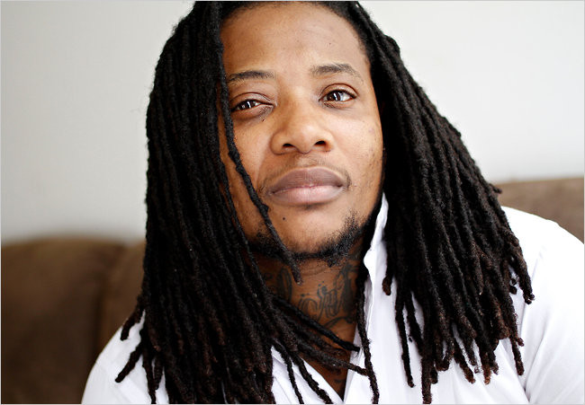 Dat afara pentru un motiv halucinant: n-a vrut sa ii spuna sefei ce sex are