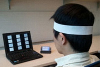 Primul telefon comandat cu puterea mintii. Formeaza fara sa misti un deget