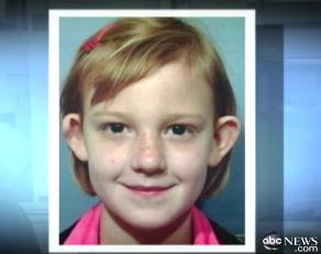 Si-a facut operatie estetica la numai 7 ani. Mama si-a dat acordul. VIDEO