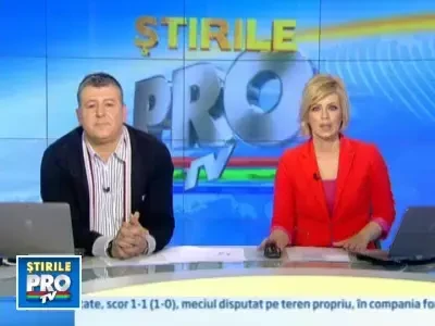 Ghaddafi se crede invingator: a defilat triumfator prin Tripoli