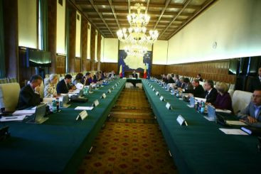 Coalitia a decis comasarea alegerilor si reducerea numarului parlamentarilor, cu Parlament BICAMERAL