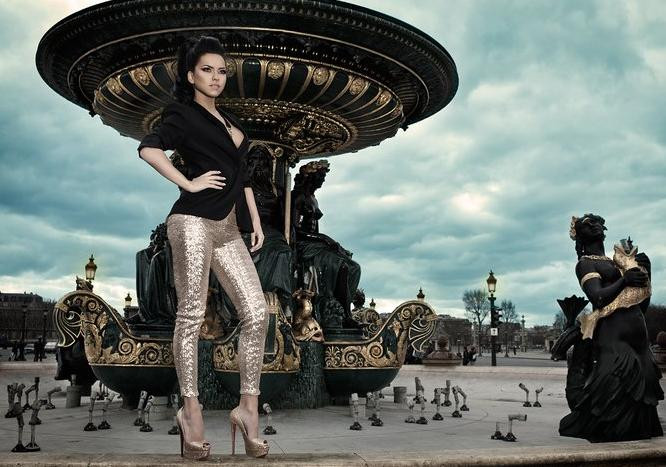 Inna cucereste Parisul: si-a scos bustul la inaintare. FOTO