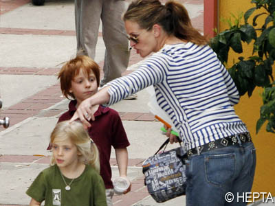 "Frumusica" e nervoasa. Julia Roberts cum n-ati mai vazut-o. FOTO