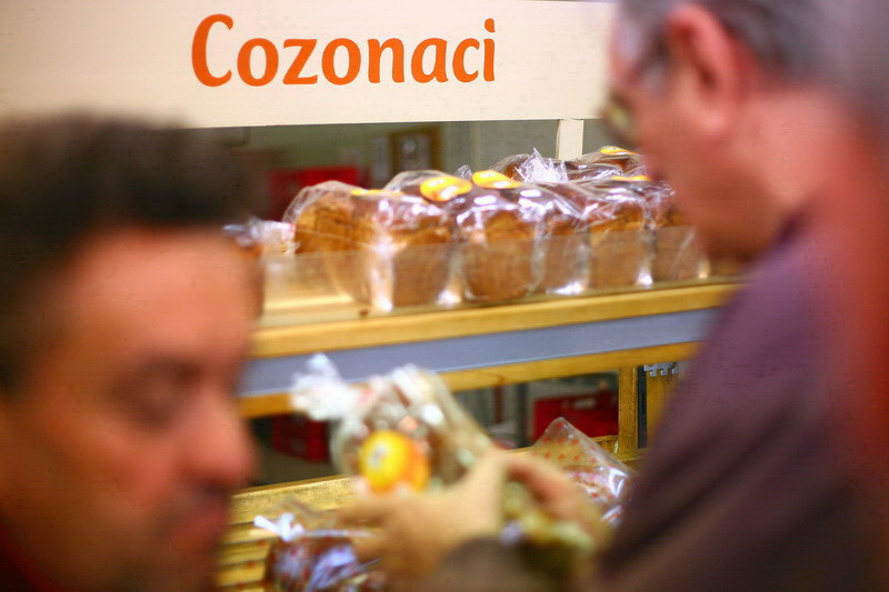 Program de Paste: hipermarketuri, banci, CFR, Metrorex, RATB si mall-uri