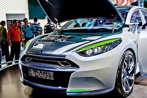 Guvernul ne da maximum 3.700 euro pe o rabla ca sa ne luam masini cu priza