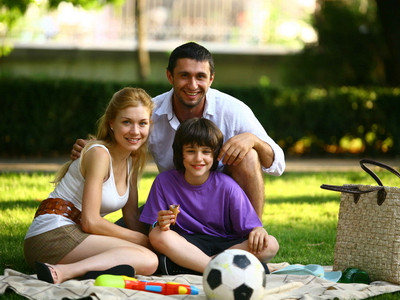 De 1 Mai poti servi comedia "Nasa", o portie de umor romano-american