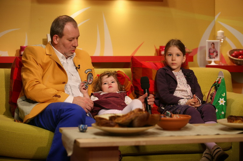 Busu si familia Papadopol, invitati de Paste la ProTV International