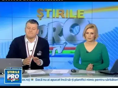 I s-a oprit masina fix pe linia ferata. Autoturismul, izbit de un personal